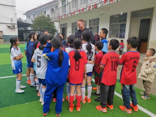 马宁亚冠执法引争议，C罗点球后主动澄清显风度