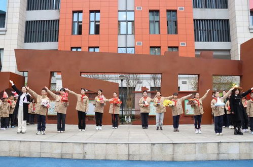 西部科学城重庆高新区各学校开学第一课精彩纷呈 第一小学校引领新风尚